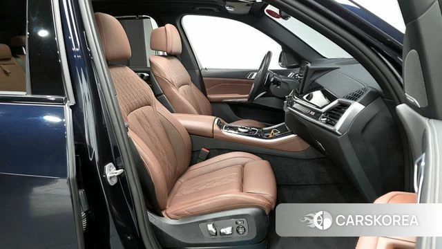 BMW X5 (G05) 2024 Черный из Кореи, фото 2