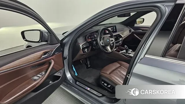 BMW 5 Series (G30) 2019 Серый из Кореи, фото 2