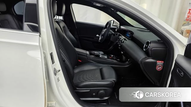 Mercedes-Benz A-Class W177 2019 Белый из Кореи, фото 2
