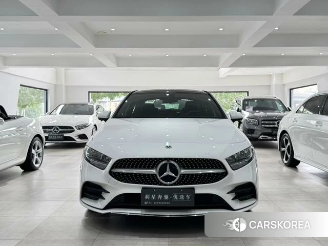 Mercedes-Benz Class A 2021 Белый из Китая, фото 2