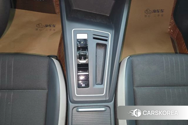 Volkswagen Golf 2021 Белый из Китая, фото 2