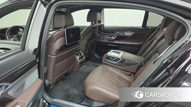 BMW 7 Series (G11) 2018 Черный из Кореи, фото 2