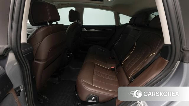 BMW 6 Series GT (G32) 2023 Серебристо-серый из Кореи, фото 2