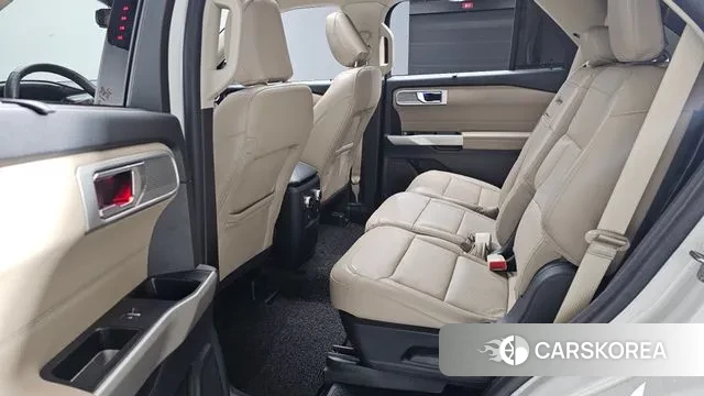 Ford Explorer 6th Generation 2022 Белый из Кореи, фото 2