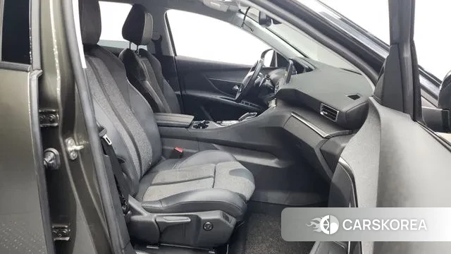 Peugeot 3008 second generation 2019 Песочный из Кореи, фото 2