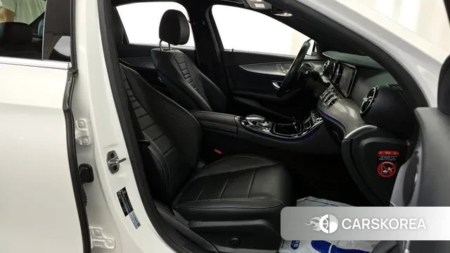 Mercedes-Benz E-Class W213 2019 Белый из Кореи, фото 2