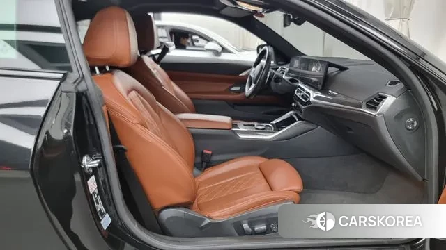 BMW 4 Series (G22) 2023 Черный из Кореи, фото 2