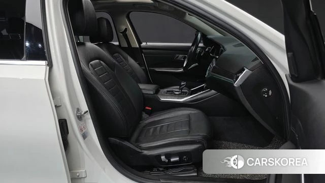 BMW 3 Series (G20) 2019 Белый из Кореи, фото 2