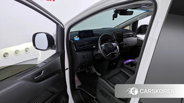 Hyundai Staria 2023 Белый из Кореи, фото 2