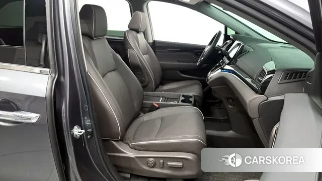 Honda Odyssey 2023 Серый из Кореи, фото 2