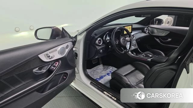 Mercedes-Benz C-Class W205 2018 Белый из Кореи, фото 2