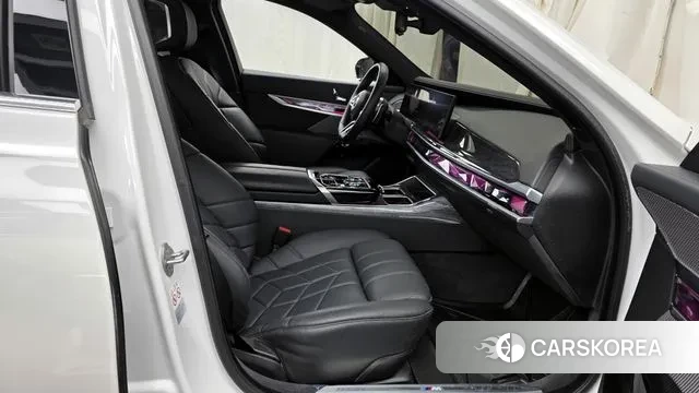 BMW 7 Series (G70) 2024 Белый из Кореи, фото 2