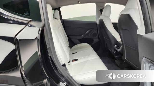 Tesla Model Y 2023 Черный из Кореи, фото 2