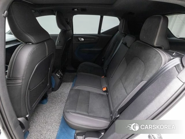 Volvo XC40 Richards 2024 Белый из Кореи, фото 2