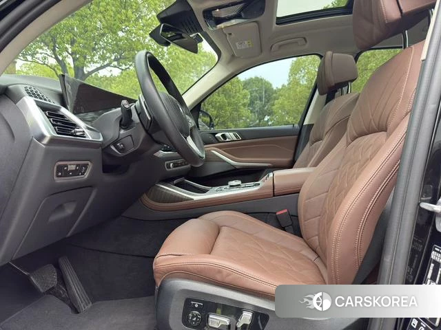 BMW X7 2023 Черный из Китая, фото 2