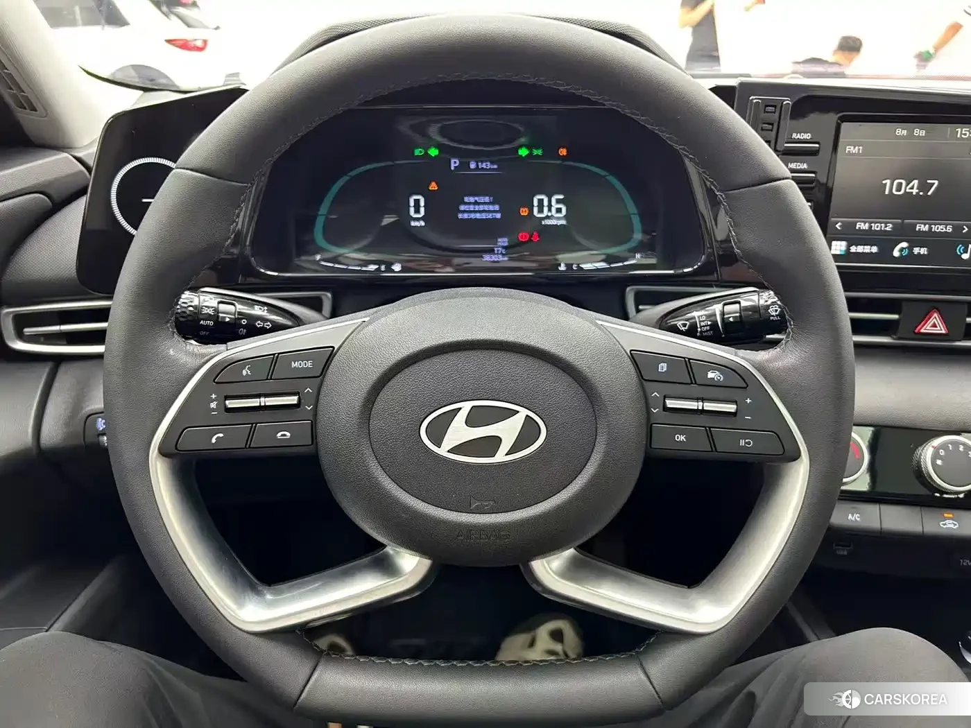 Hyundai Elantra 2023 Белый из Китая, фото 2