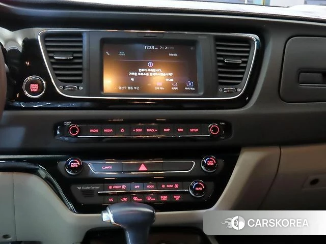 Kia The New Carnival 2018 Черный из Кореи, фото 2