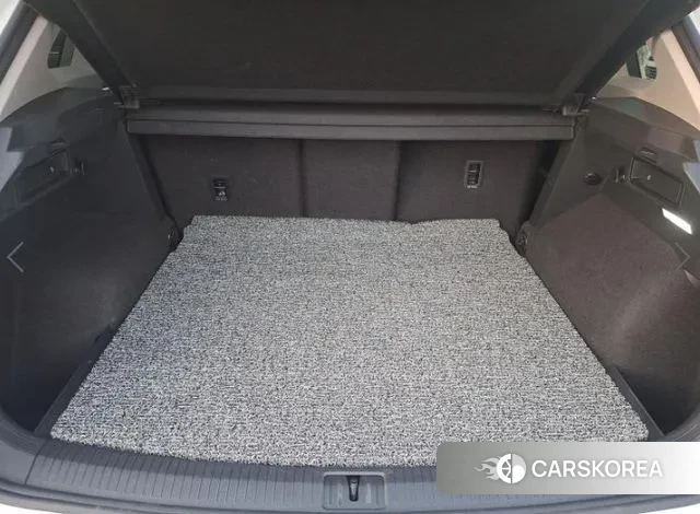 Volkswagen Tiguan second Generation 2024 Белый из Кореи, фото 2