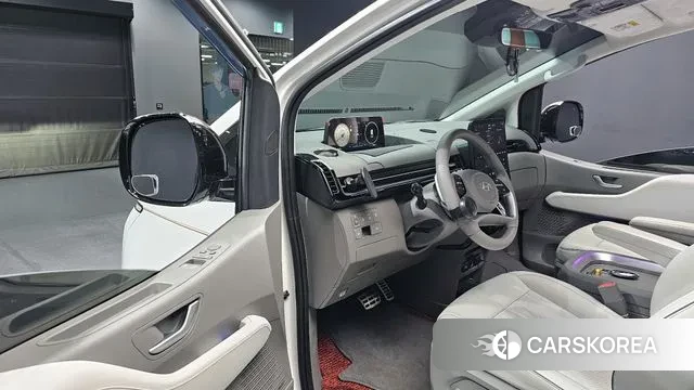 Hyundai Staria 2025 Белый из Кореи, фото 2