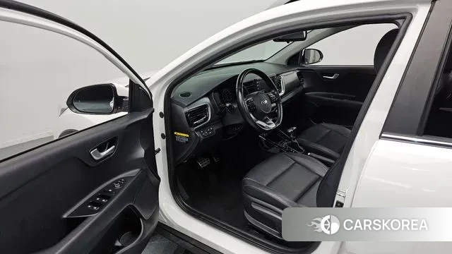 Kia Stonic 2018 Белый из Кореи, фото 2