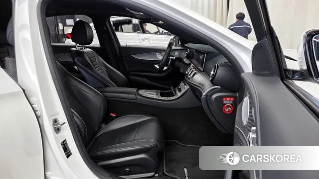 Mercedes-Benz E-Class W213 2021 Белый из Кореи, фото 2