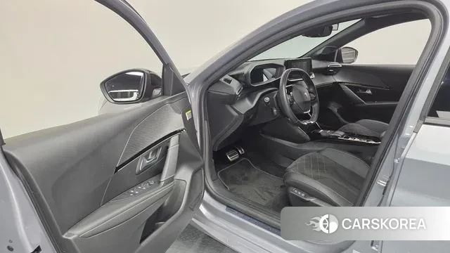 Peugeot e-208 second Generation 2023 Серебристо-серый из Кореи, фото 2