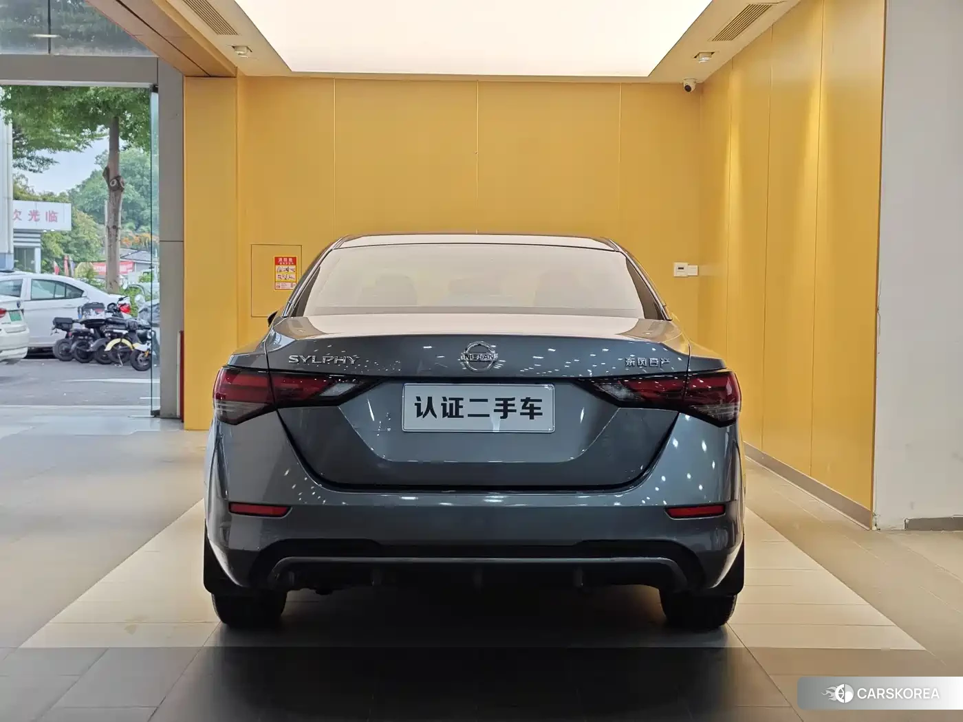 Nissan Sylphy 2022 Silver/gray из Китая, фото 2
