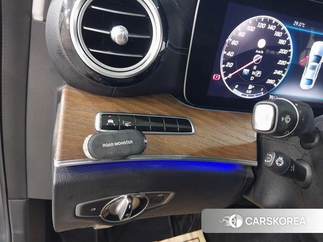 Mercedes-Benz E-Class W213 2019 Черный из Кореи, фото 2