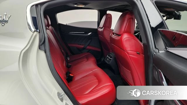 Maserati Ghibli 2021 Белый из Кореи, фото 2