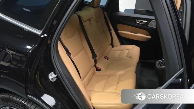 Volvo XC60 second Generation 2023 Черный из Кореи, фото 2