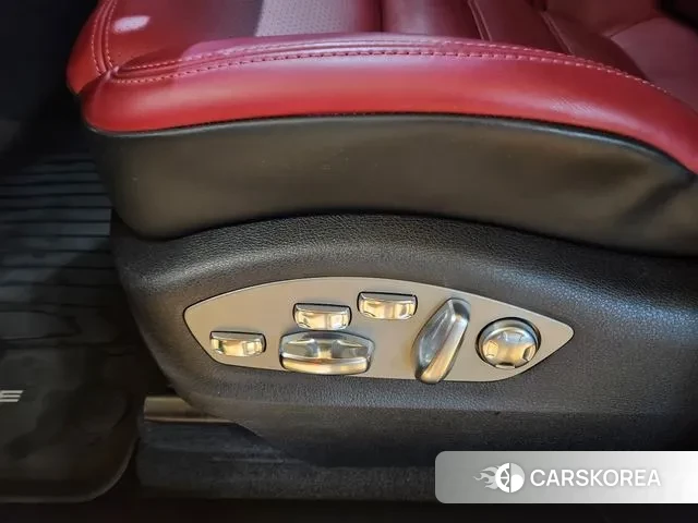 Porsche Macan 2023 Черный из Кореи, фото 2