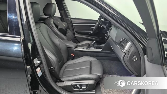BMW 3 Series (F30) 2018 Черный из Кореи, фото 2