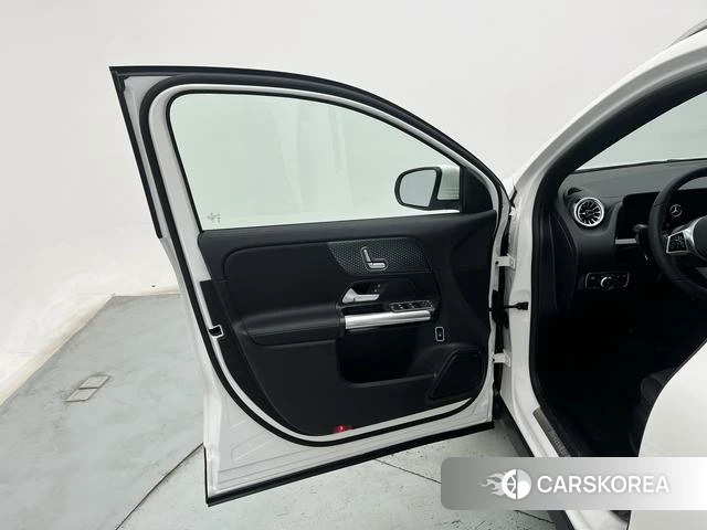 Mercedes-Benz GLA 2025 Белый из Китая, фото 2