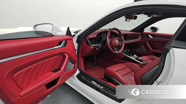 Porsche 911(992) 2023 Белый из Кореи, фото 2