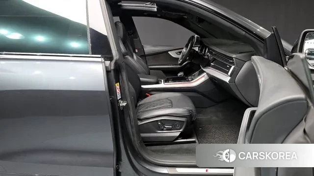 Audi Q8 (4M) 2021 Серый из Кореи, фото 2