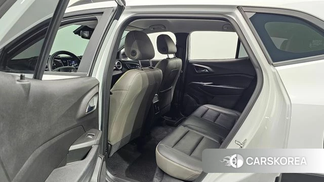 Chevrolet (GM Daewoo) Trax Crossover 2023 Белый из Кореи, фото 2