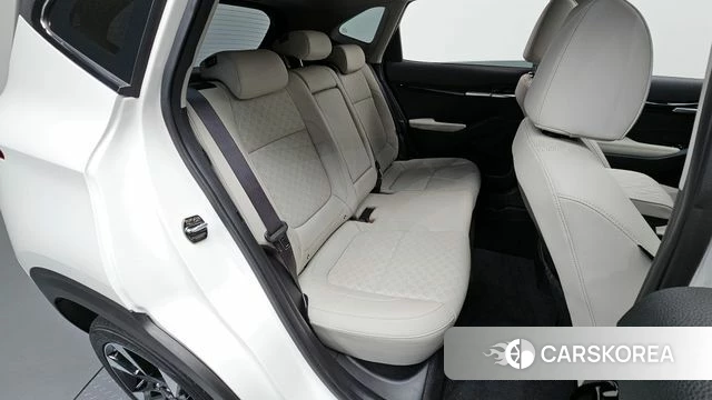 Kia Seltos 2022 Белый из Кореи, фото 2