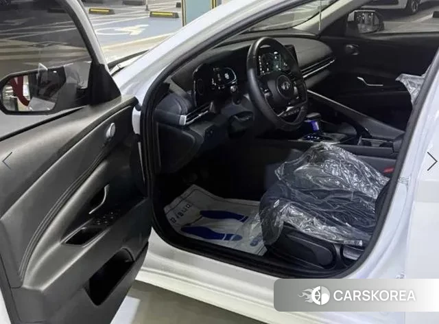 Hyundai The New Avante (CN7) 2023 Белый из Кореи, фото 2