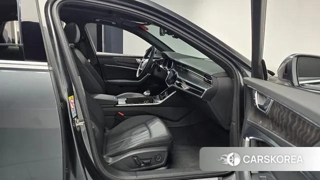 Audi A6 (C8) 2023 Серый из Кореи, фото 2