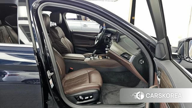 BMW 5 Series (G30) 2021 Черный из Кореи, фото 2