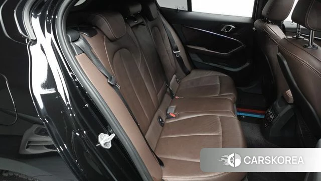 BMW 1 Series (F40) 2021 Черный из Кореи, фото 2