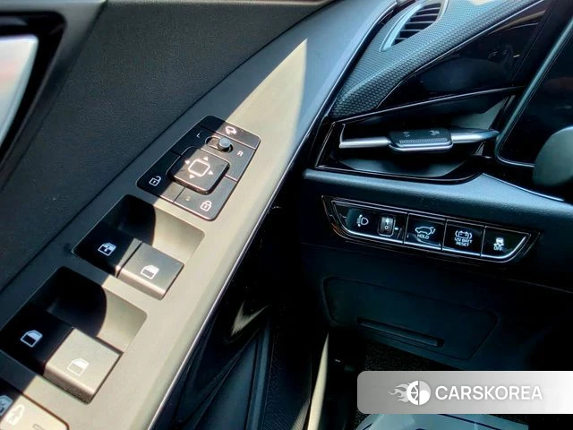 Kia Di Ol Nu Niro 2025 Белый из Кореи, фото 2