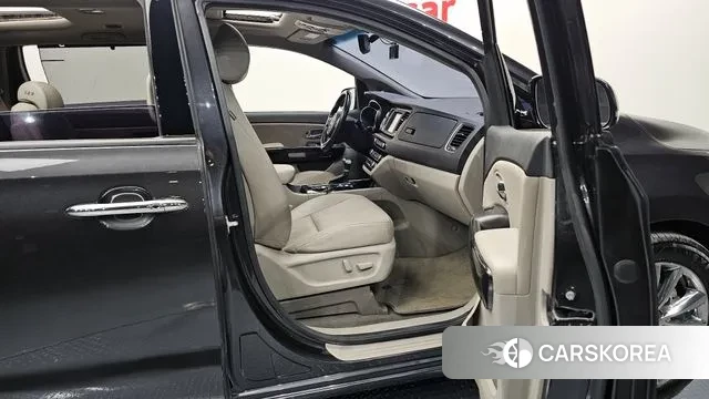 Kia The New Carnival 2019 Черный из Кореи, фото 2