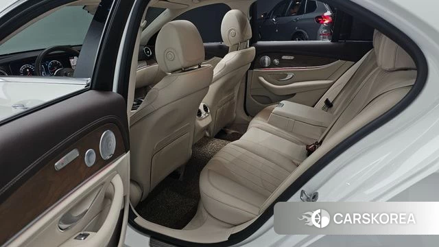 Mercedes-Benz E-Class W213 2020 Белый из Кореи, фото 2