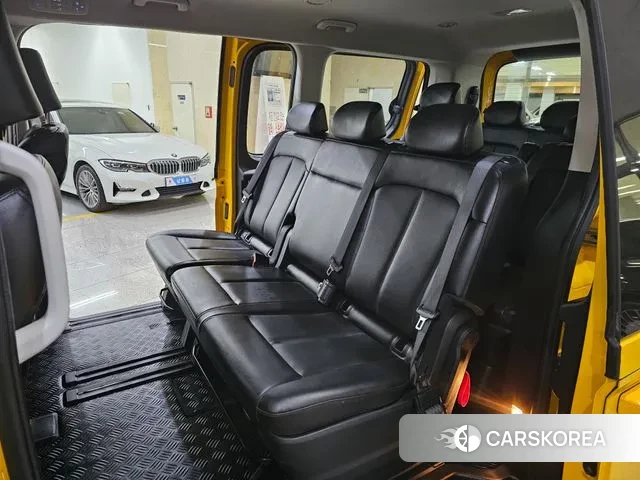 Hyundai Staria 2021 Желтый из Кореи, фото 2