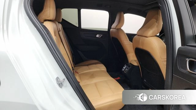 Volvo XC40 2020 Белый из Кореи, фото 2