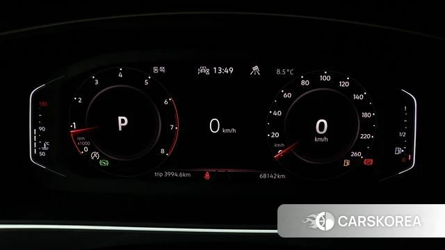 Volkswagen Tiguan Allspace 2023 Белый из Кореи, фото 2