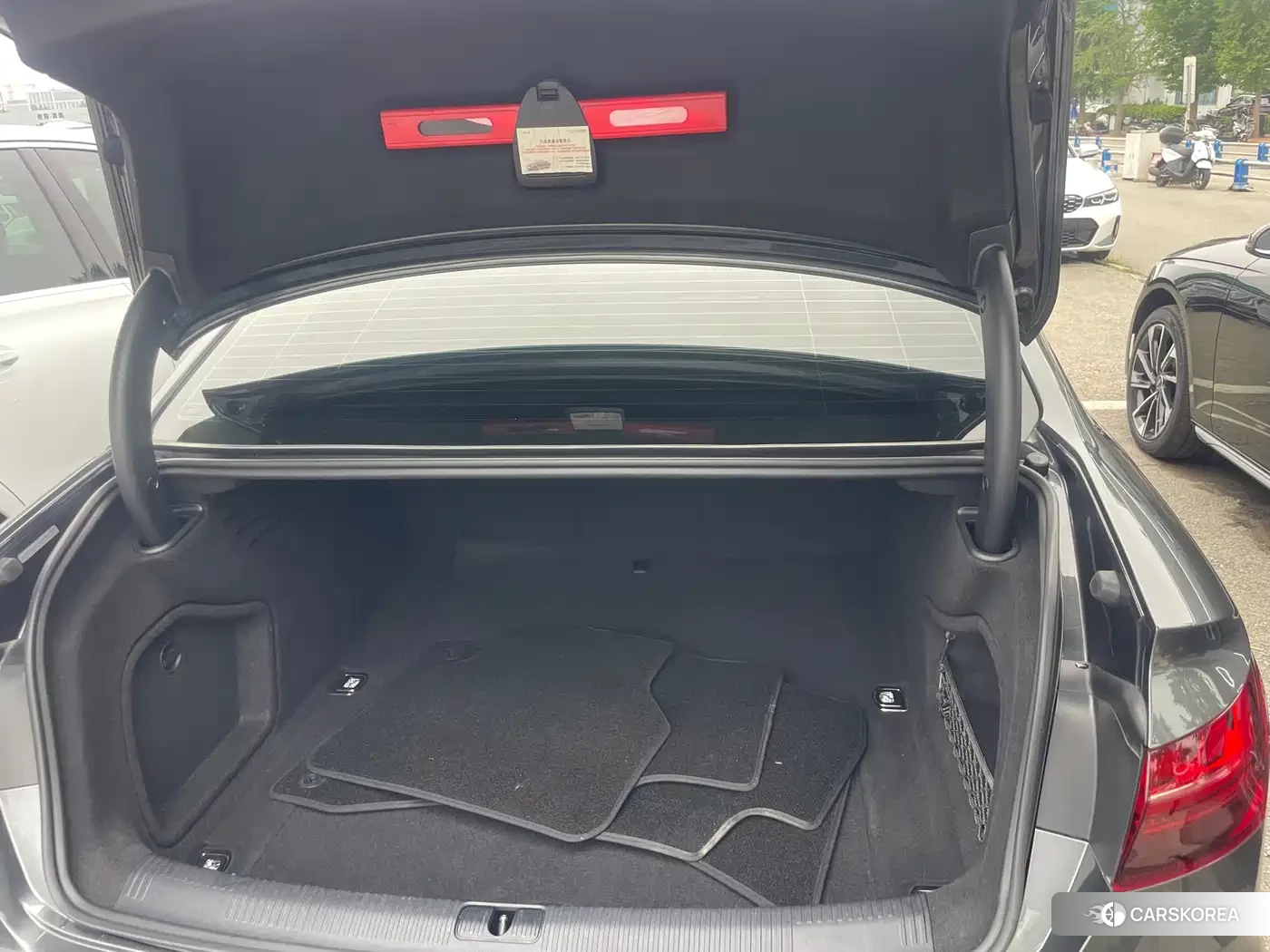 Audi A4L 2020 Зеленый из Китая, фото 2