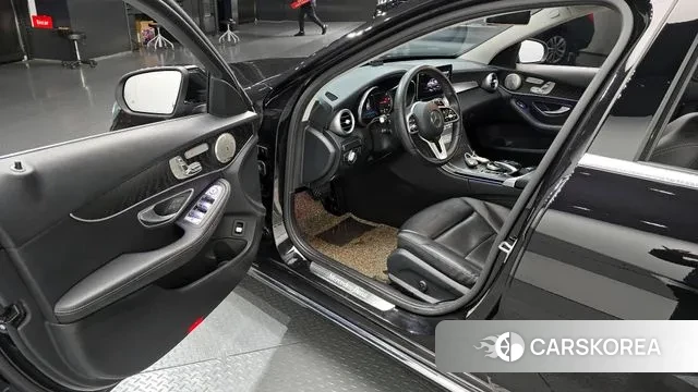 Mercedes-Benz C-Class W205 2018 Черный из Кореи, фото 2