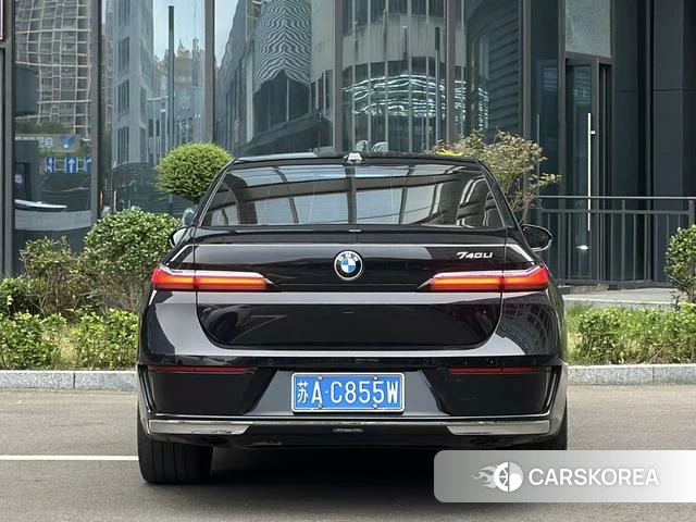 BMW 7 series 2023 Черный из Китая, фото 2